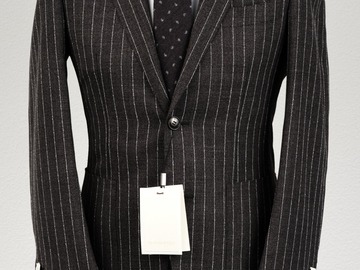 Selling with online payment: [EU][NO US TAX] NWT Suitsupply striped traveler suit, size 38R