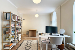 Yhteisöllinen työtila: Huone/pöytäpaikka toimistotilasta Katajanokalta