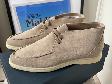 Selling with online payment: [EU] New Suitsupply taupe suede chukka boots, size US9\EU42