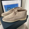 Selling with online payment: [EU] New Suitsupply taupe suede chukka boots, size US9\EU42