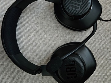 Selling: Almost new Gaming headset, keyboard and mouse for sale