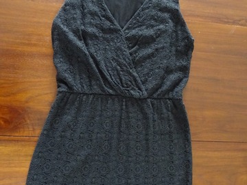 Selling: ROBE NOIRE SANS MANCHE NAF NAF
