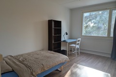 Annetaan vuokralle: Private Furnished Room in Shared Apartment Near Aalto