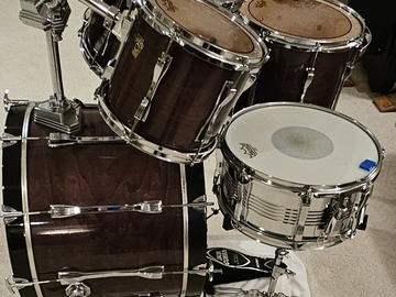 Selling with online payment: Ludwig Classic Maple Kit 1990