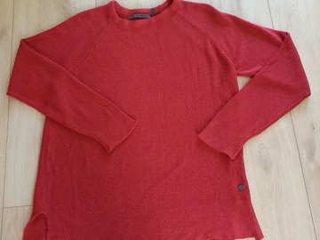 Selling: PULL ROUGE A PAILLETTES
