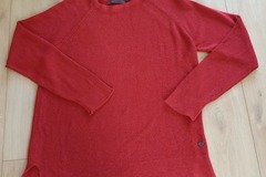 Selling: PULL ROUGE A PAILLETTES
