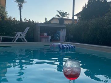 Reserve your space: Cena a bordo piscina e bagno serale