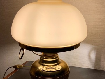 Offering: Lampe laiton / opaline. 65€