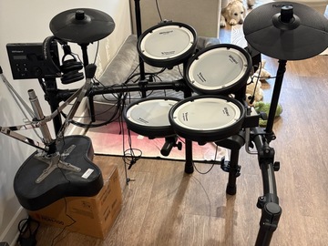Selling with online payment: Roland V-Drums TD-07DMK Electronic Drum Set
