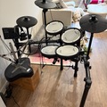Selling with online payment: Roland V-Drums TD-07DMK Electronic Drum Set