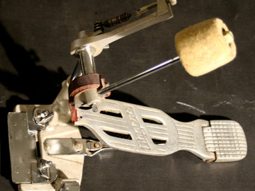 Selling with online payment: 1960's ROGERS Swivomatic Hinged heel bass drum pedal