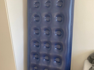 Selling:  ️Selling an inflatable mattress