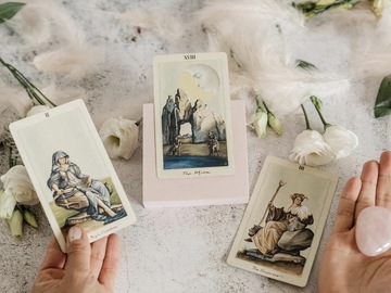 Selling: Tarot cards and spirit reading 2 for 1 