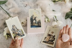 Selling: Tarot cards and spirit reading 2 for 1 