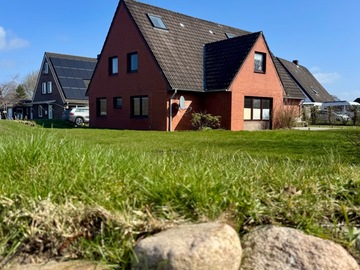 Tauschobjekt: Exklusives Ein-/Zweifamilienhaus mit großem Garten vor Sylt