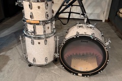 Selling with online payment: LUDWIG WHITE PERL MAPLE SET
