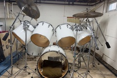 Selling with online payment: 1981 Ludwig USA Maple Concert Tom Arena Drum Kit 