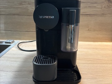 À vendre: Machine à Café Nespresso Lattissima One
