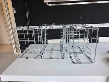 Nieuwe apparatuur: Rekjes voor tub en tray systeem Zirc