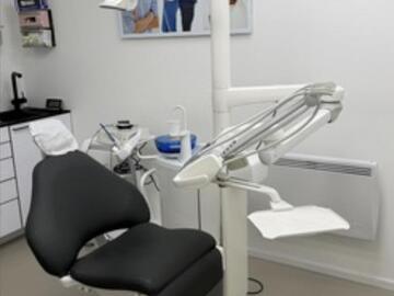 Gebruikte apparatuur: MR Dental | Planmeca compact I | Behandelstoel 