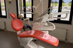 Gebruikte apparatuur: MR Dental | Castellini Puma Eli R | Behandelstoel 