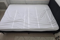 Selling: Bedframe with nice Matress!