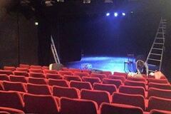 Location à l'heure: Theatre 100 places avec accueil cabaret lyon