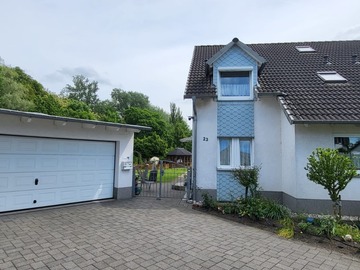 Tauschobjekt: Halle(Saale) - Biete DHH mit großem Grundstück, suche ETW o. Haus