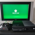 Myydään: Xbox One 500GB with controller & FIFA 17 (TV included for free!)