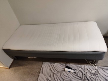 Myydään: Jysk bed with top mattress 90x200 cm