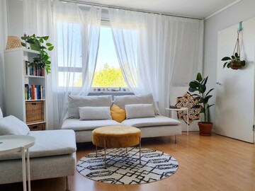 Renting out: Large furnished studio apartment (39m²) 