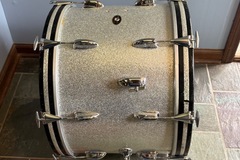 Wanted/Looking For/Trade: wtb: Slingerland 22” Silver Sparkle bass drum 