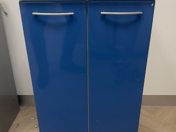 Gebruikte apparatuur: Verrijdbare intrumentkast blauw staal