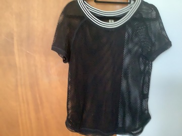 Selling: Mesh top