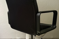 Myydään: Desk Chair 