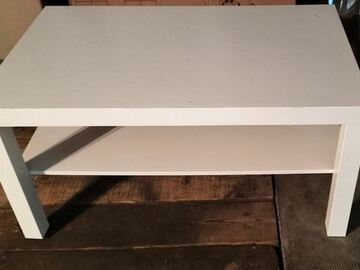 Vente: Table basse Ikéa blanche un peu abimée 