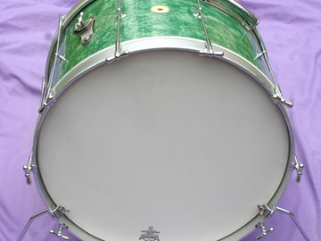 Selling with online payment: Rare VESPE combo 22" bass drum in green diamond pearl