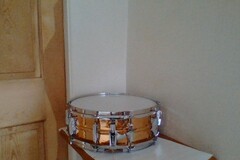 Selling with online payment: LUDWIG 5X14 BRONZE HAMMERED SNARE DRUM