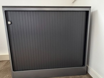 Gebruikte apparatuur: Ahrend archiefkast met roldeur