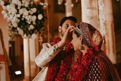 Selling: When Will We Get Married – Timing & Commitment Reading