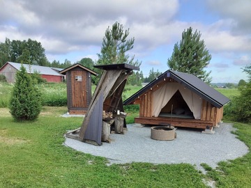 Uthyres (per natt): Laavu peltomaisemissa