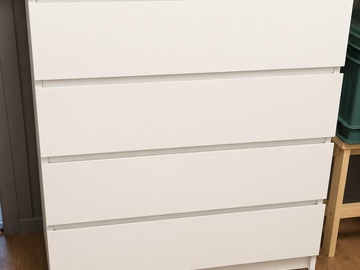 À vendre: Commode MALM 4 tiroirs 