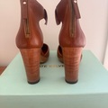 Selling: Tan leather heels