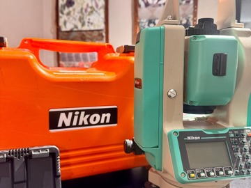 À vendre: Théodolite Nikon NPL-322+ 2"