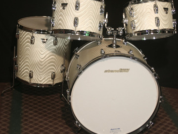 Selling with online payment: 1971 Ludwig Standard 12, 13, 16, 22 drum set in Silver Astro Exc.