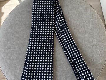 Selling with online payment: [EU][NO US TAX] NWOT Drake's navy polka dot silk tie