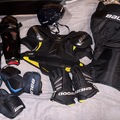Verkaufen mit Online-Zahlungen: Bauer Eishockey Ausrüstung Set für Erwachsene, neuwertig