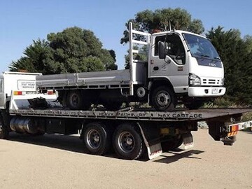 Renting out:    Highland Park QLD ,tilt truck hire | otmtransport.com.au