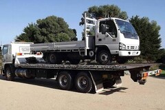Renting out:    Highland Park QLD ,tilt truck hire | otmtransport.com.au