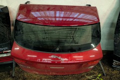 Selling with online payment: 2019 Jaguar e-pace rear trunk